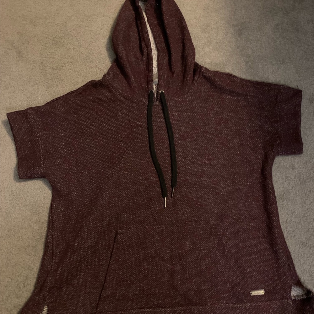 Short sleeve hoodie